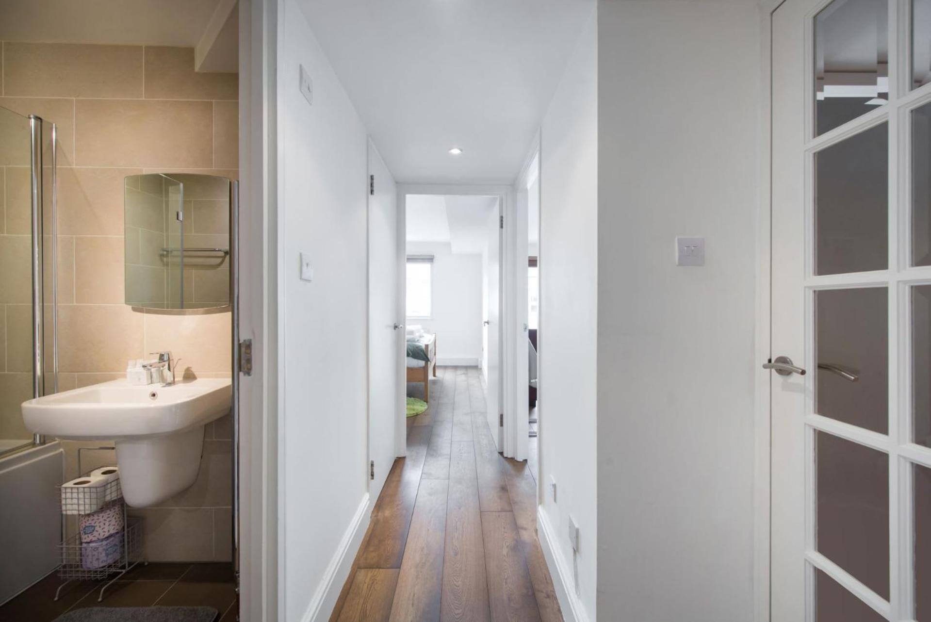Views For Days - Fitzrovia - By Frankie Says Appartement *